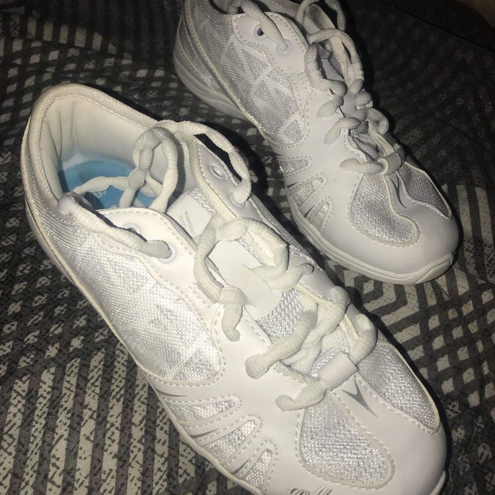 Varsity Last Pass 3.0 cheer shoes